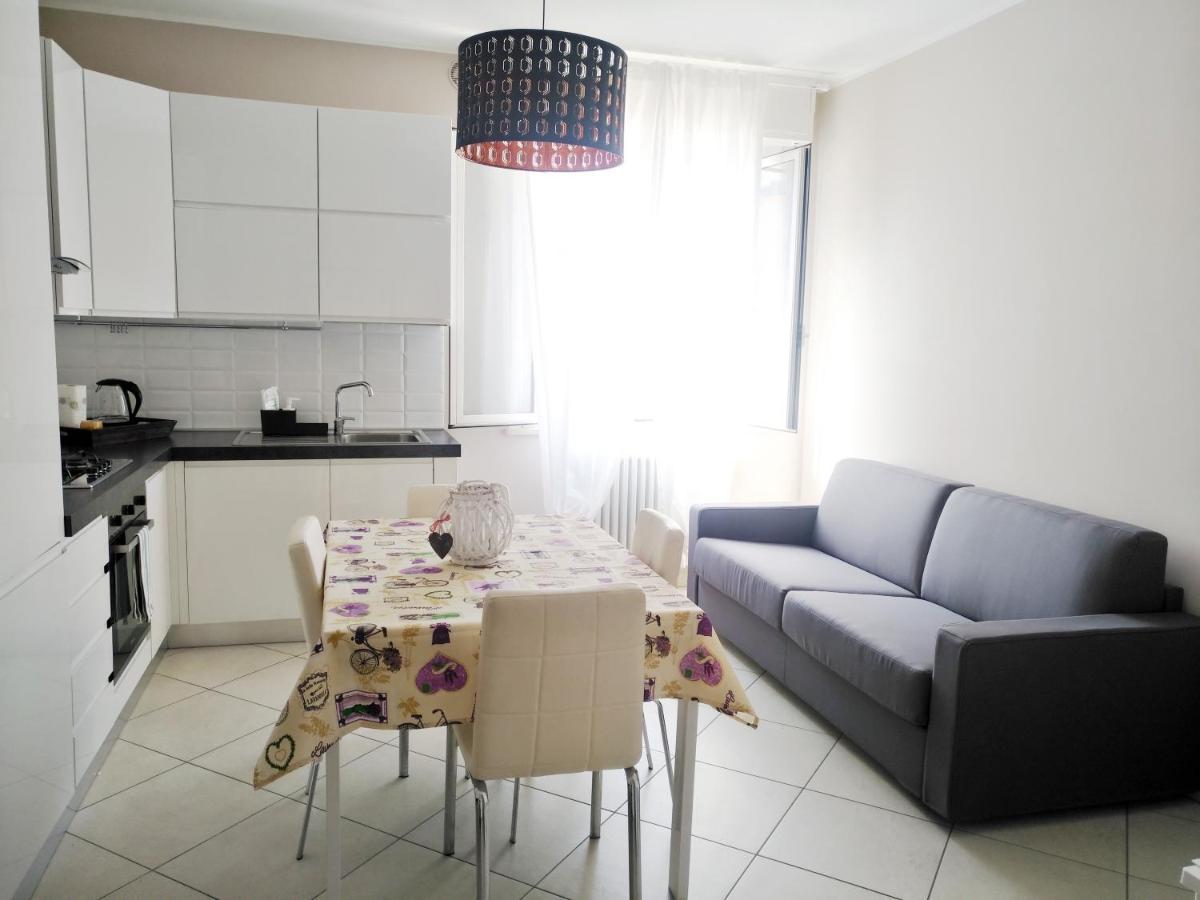 Mamma Casa Marina Center Apartments Римини Екстериор снимка