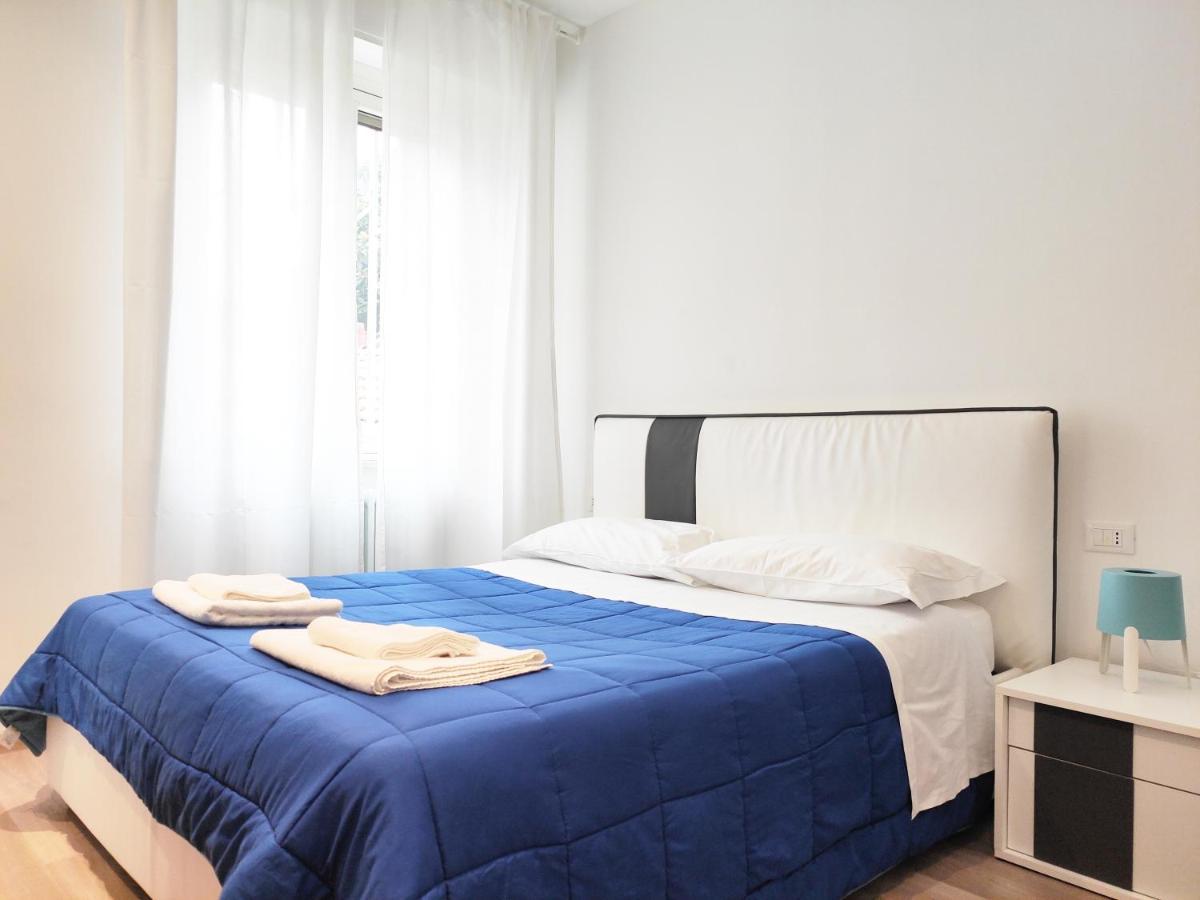 Mamma Casa Marina Center Apartments Римини Екстериор снимка