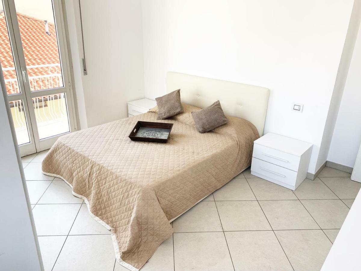 Mamma Casa Marina Center Apartments Римини Екстериор снимка