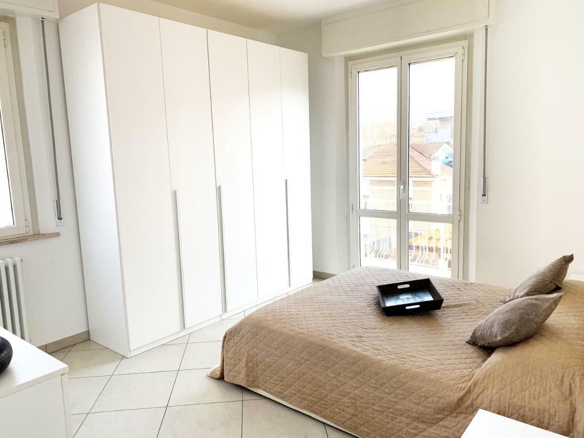 Mamma Casa Marina Center Apartments Римини Екстериор снимка