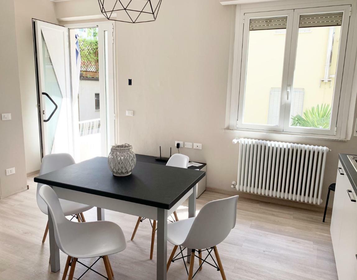 Mamma Casa Marina Center Apartments Римини Екстериор снимка